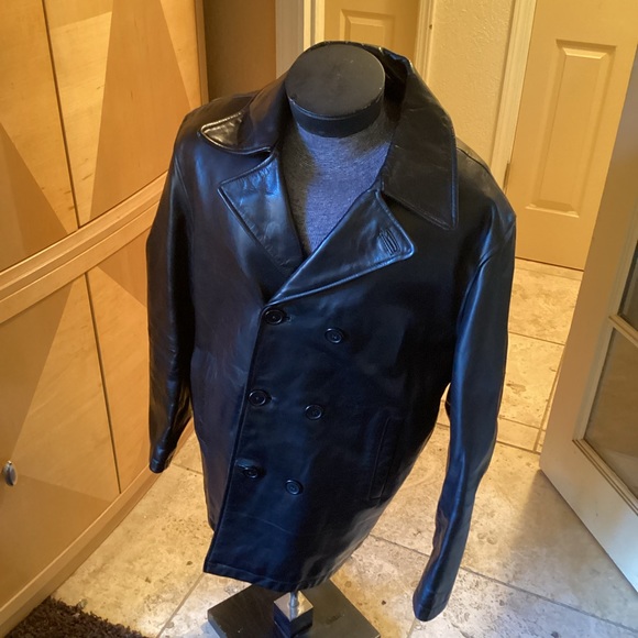 Roundtree & Yorke Other - Roundtree & Yorke vintage black  leather jacket, size L, good condition